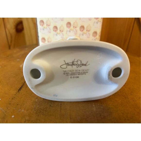 Precious Moments E-3106 Mother Sew Dear Needle Point Working (8422) - Picture 6 of 7